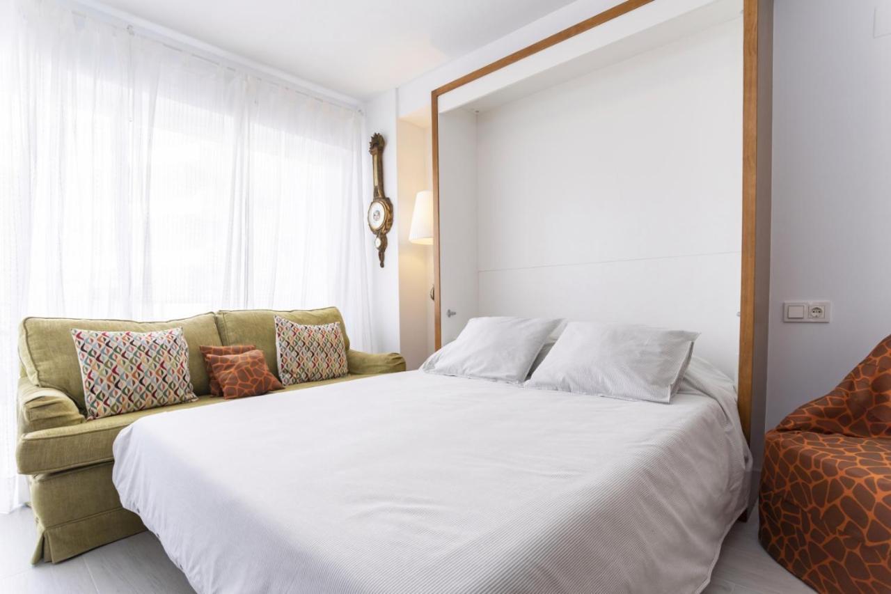 Livemalaga Modern & Vintage Malagueta Apartment Luaran gambar